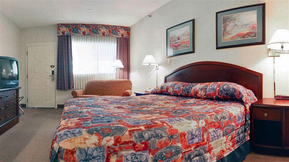 Art Infiniti Hotel Pitt Meadows Eksteriør billede
