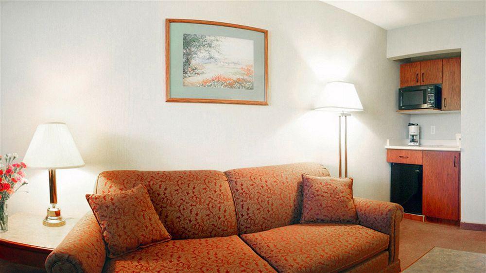 Art Infiniti Hotel Pitt Meadows Eksteriør billede
