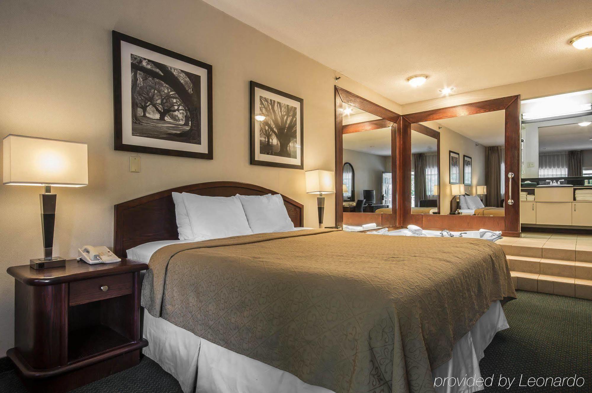 Art Infiniti Hotel Pitt Meadows Eksteriør billede