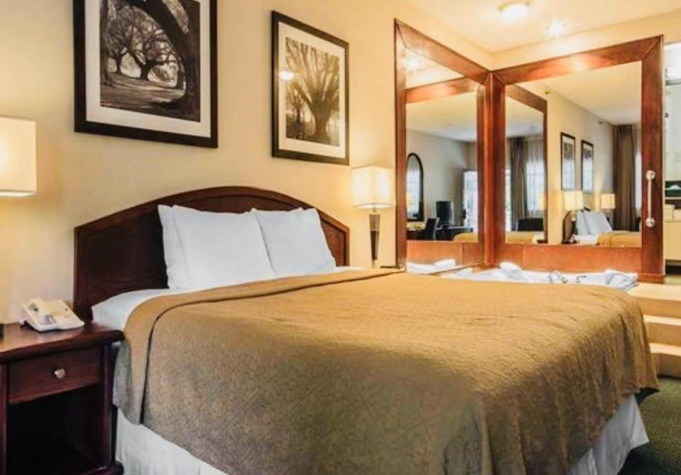 Art Infiniti Hotel Pitt Meadows Eksteriør billede